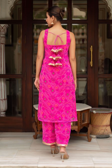 Shop Pomcha Jaipur Pink Georgette Zari Round Neck Radha Bandhej Kurta Set at Aza Fashions Shop_Pomcha Jaipur_Pink Georgette Zari Round Neck Radha Bandhej Kurta Set _at_Aza_Fashions