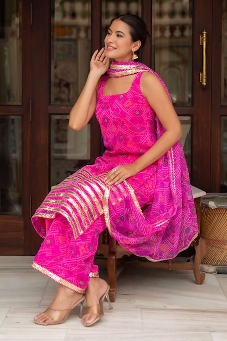 Shop Pomcha Jaipur Pink Georgette Zari Round Neck Radha Bandhej Kurta Set Online at Aza Fashions Shop_Pomcha Jaipur_Pink Georgette Zari Round Neck Radha Bandhej Kurta Set _Online_at_Aza_Fashions