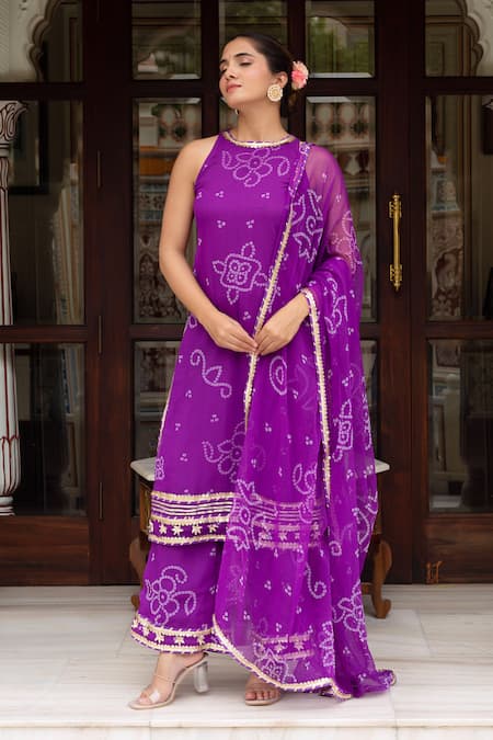Buy_Pomcha Jaipur_Purple Georgette Gota Patti, Embroidery Round Neck Bandhej Kurta Set 