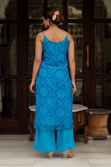 Shop Pomcha Jaipur Blue Georgette, Cotton Round Neck Bandhej Pattern Kurta Set at Aza Fashions Shop_Pomcha Jaipur_Blue Georgette, Cotton Round Neck Bandhej Pattern Kurta Set _at_Aza_Fashions