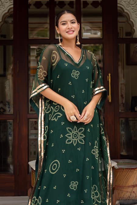 Buy Pomcha Jaipur Green Georgette, Cotton Embroidery V-neck Bandhej Dark Kaftan With Pant Online at Aza Fashions Buy_Pomcha Jaipur_Green Georgette, Cotton Embroidery V-neck Bandhej Dark Kaftan With Pant _Online_at_Aza_Fashions