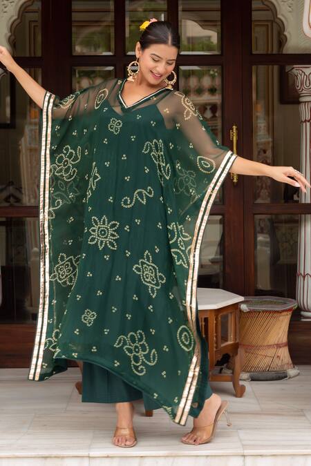 Buy Pomcha Jaipur Green Georgette, Cotton Embroidery V-neck Bandhej Dark Kaftan With Pant Buy_Pomcha Jaipur_Green Georgette, Cotton Embroidery V-neck Bandhej Dark Kaftan With Pant