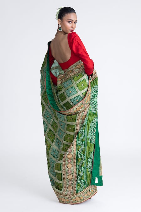 Naina Jain Gharchola Banarasi Saree With Unstitched Blouse Fabric 