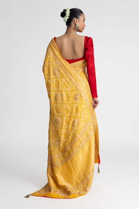 Naina Jain Banarasi Bandhani Saree With Unstitched Blouse Fabric 