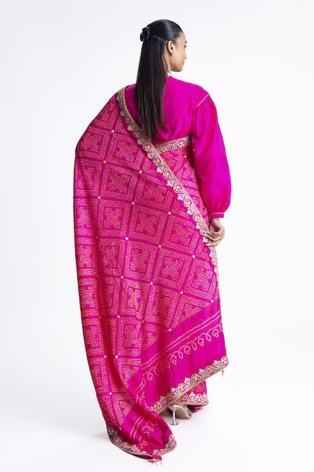 Naina Jain Bandhani Silk Saree With Unstitched Blouse Fabric 