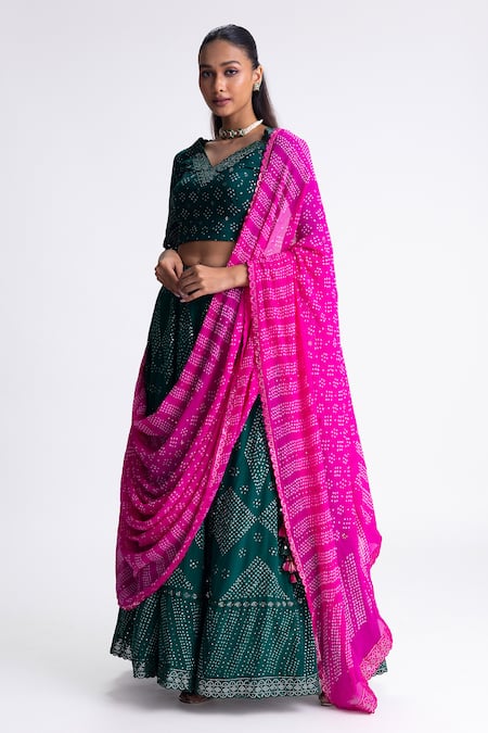Naina Jain_Green Crepe, Chiffon Mirrors, Embroidery V-neck Bandhani Lehenga Set _Online_at_Aza_Fashions