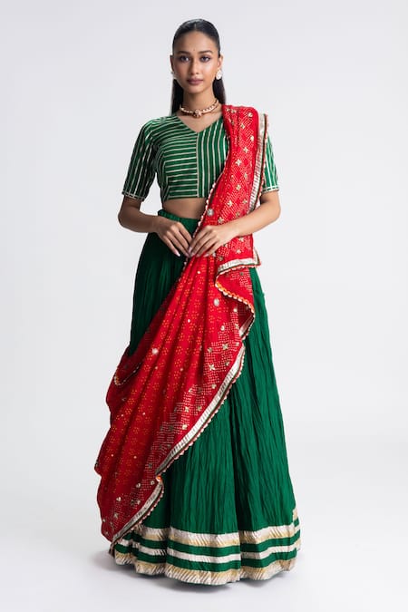 Naina Jain Green Crushed Silk Lehenga Set