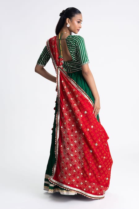 Naina Jain Green Crushed Silk Lehenga Set 