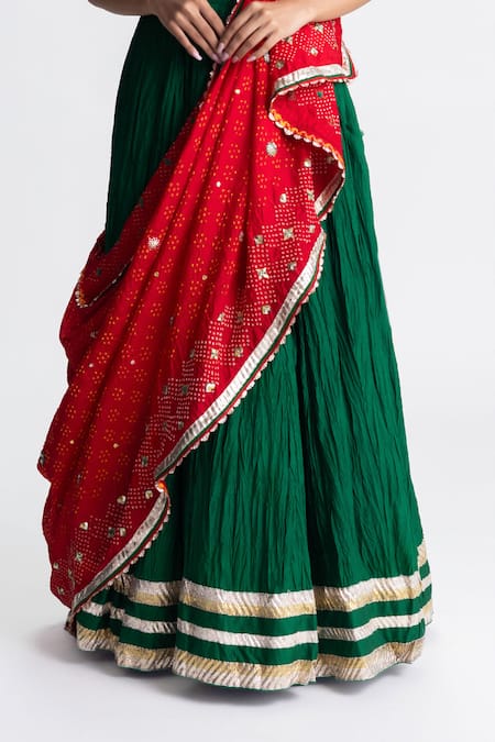Buy_Naina Jain_Green Silk Gota Patti V-neck Crushed Lehenga Set _Online_at_Aza_Fashions