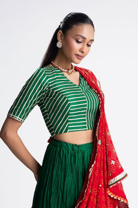 Naina Jain_Green Silk Gota Patti V-neck Crushed Lehenga Set _at_Aza_Fashions