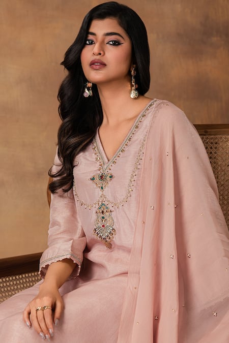Buy_ISHA GUPTA TAYAL_Pink Silk, Organza Embroidery V-neck Pastel Kurta Set _Online_at_Aza_Fashions