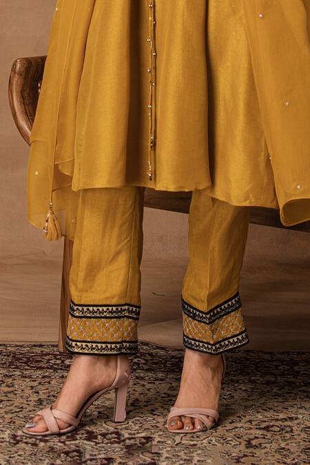 ISHA GUPTA TAYAL_Gold Silk, Organza Embroidery Round Neck Yellow Kurta Set _Online_at_Aza_Fashions