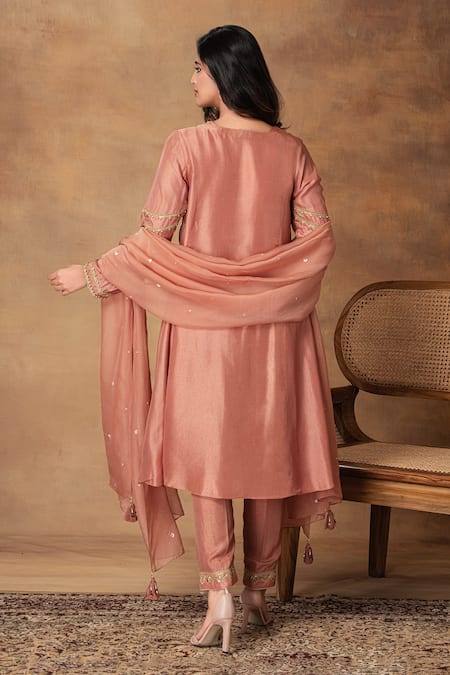 ISHA GUPTA TAYAL Mocha Pink Silk Embroidered Kurta Set 