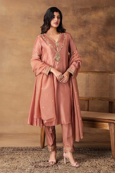 Isha Gupta Tayal Mocha Pink Silk Embroidered Kurta Set 
