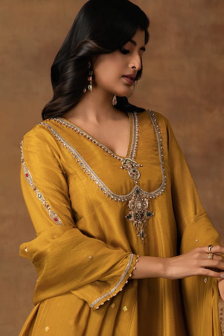 ISHA GUPTA TAYAL_Yellow Silk, Organza Beads V-neck Golden Embroidered Kurta Set _Online_at_Aza_Fashions