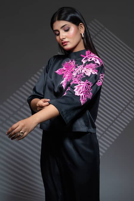 Ellemora Fashions Ephemeral Embrace Floral Embroidered Top With Pant Online at Aza Fashions Ellemora Fashions_Ephemeral Embrace Floral Embroidered Top With Pant _Online_at_Aza_Fashions