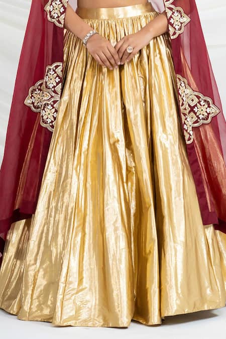 Buy_Ellemora Fashions_Gold Tissue, Silk Embroidery, Zari Sweetheart Neck Royale Blouse Lehenga Set 