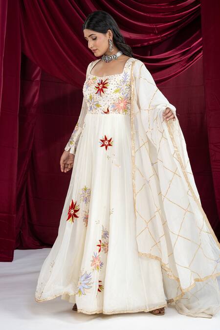 Buy_Ellemora Fashions_Off White Crepe Embroidery, Metallic Thread, Shahi Safed Anarkali With Dupatta _Online_at_Aza_Fashions