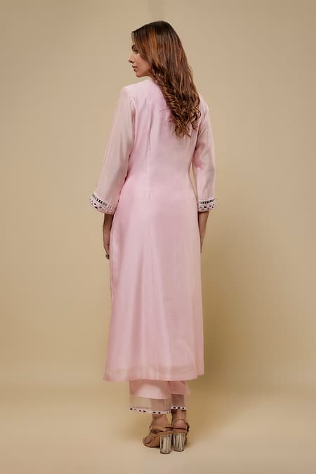 Shop Asaga Blush Chanderi, Muslin, Organza Mirrors Split Orryn Embroidered Bodice Kurta Set at Aza Fashions Shop_Asaga_Blush Chanderi, Muslin, Organza Mirrors Split Orryn Embroidered Bodice Kurta Set _at_Aza_Fashions
