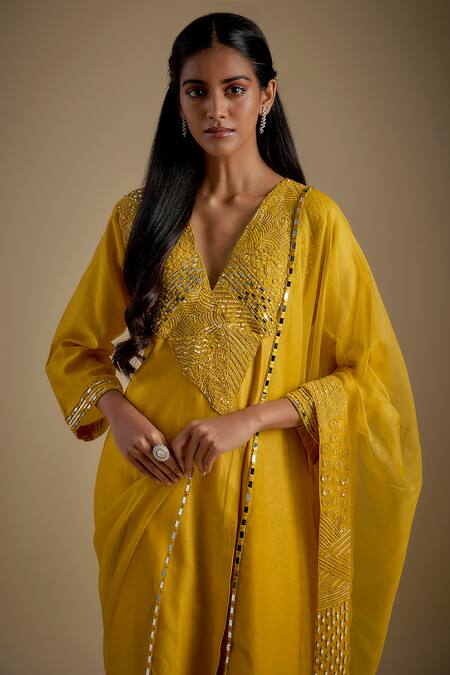Buy Asaga Yellow Chanderi, Muslin, Organza Embroidery V-neck Vistora Kurta Pant Set Online at Aza Fashions Buy_Asaga_Yellow Chanderi, Muslin, Organza Embroidery V-neck Vistora Kurta Pant Set _Online_at_Aza_Fashions