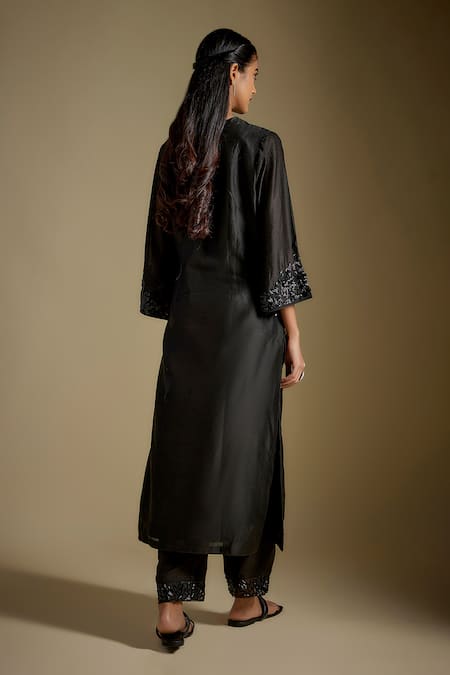 Asaga Velvoura Embroidered Bodice Kurta Set 