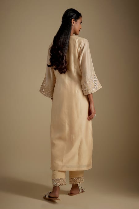 Asaga Glamora Emiroidered Bodice Kurta Set 