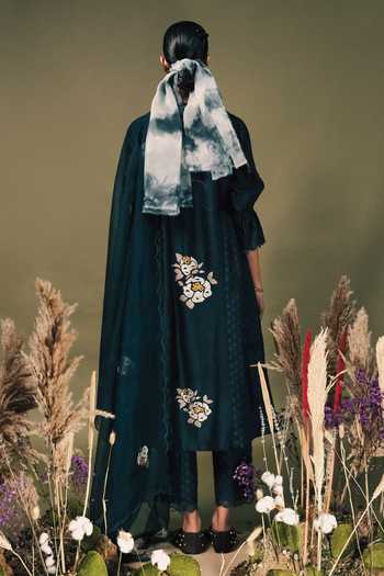 Arcvsh By Pallavi Singh Flower Embroidered Kurta & Pant Set 