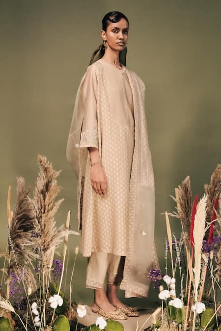Arcvsh By Pallavi Singh Mughal Woven Kurta & Pant Set 