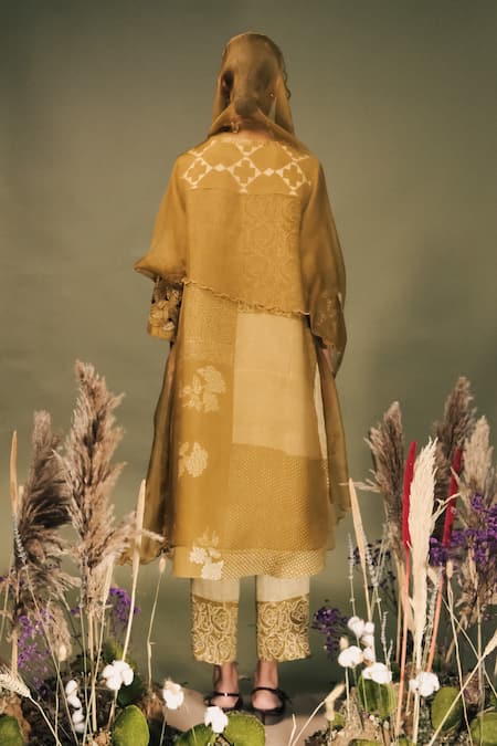 Arcvsh By Pallavi Singh Floral Vine Print Kurta Set 