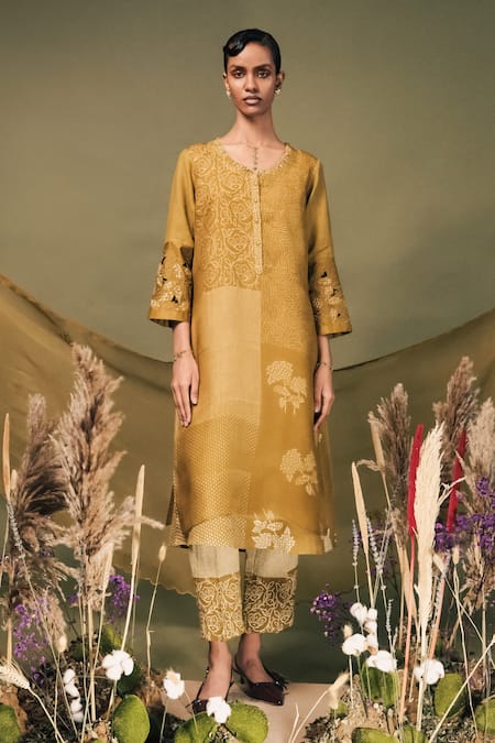 Arcvsh By Pallavi Singh Floral Vine Print Kurta Set 