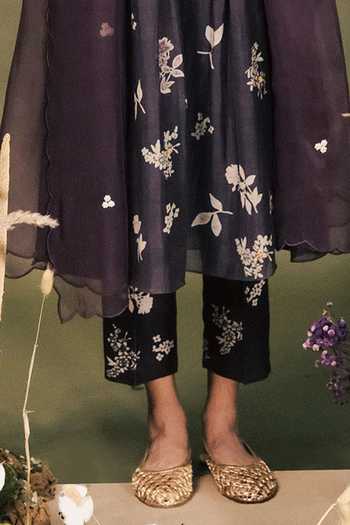 Arcvsh By Pallavi Singh_Purple Chanderi Embroidery Round Neck Discharge Print Pleated Kurta Set _Online_at_Aza_Fashions