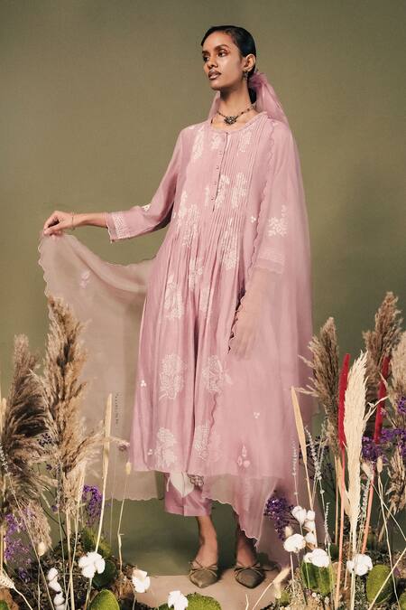 Shop_Arcvsh By Pallavi Singh_Purple Chanderi Embroidery Round Neck Floral Print Pleated Kurta Set _Online_at_Aza_Fashions