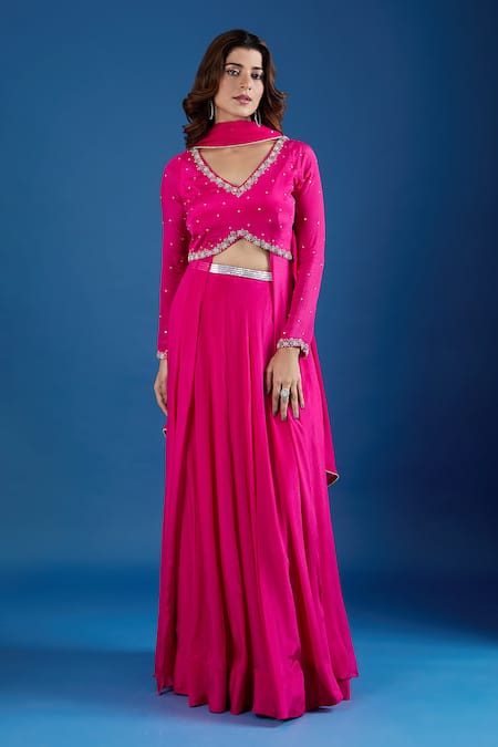 Buy_Samyukta Singhania_Pink Chinon Sequins, Embroidery V-neck Blouse And Skirt Set 