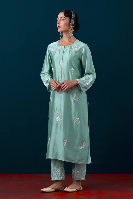 Shop_Anantaa By Roohi_Flower Embroidered Kurta & Pant Set _Online_at_Aza_Fashions
