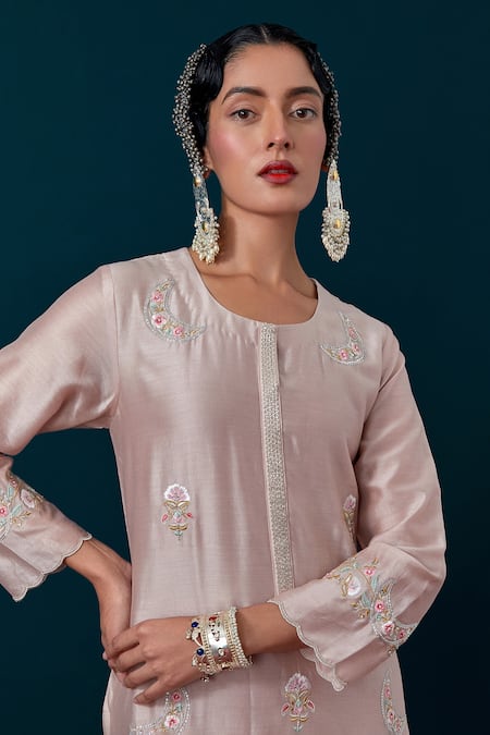 Anantaa By Roohi Floral Buds Embroidered Kurta With Pant at Aza Fashions Anantaa By Roohi_Floral Buds Embroidered Kurta With Pant _at_Aza_Fashions