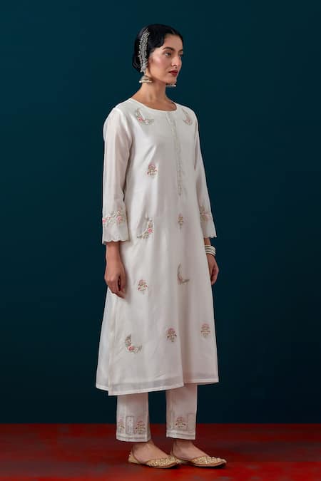 Anantaa By Roohi_Silk Chanderi Embroidered Kurta & Pant Set _Online_at_Aza_Fashions