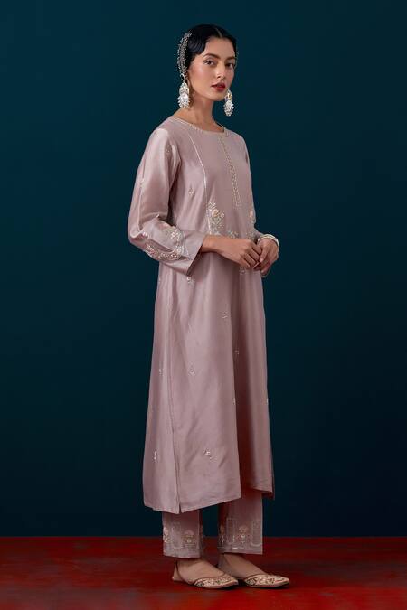 Anantaa By Roohi Silk Chanderi Embroidered Kurta With Pant Online at Aza Fashions Anantaa By Roohi_Silk Chanderi Embroidered Kurta With Pant _Online_at_Aza_Fashions