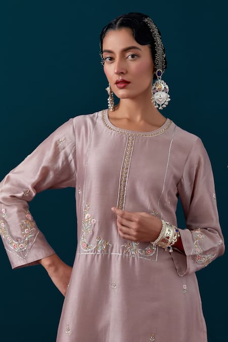 Anantaa By Roohi Silk Chanderi Embroidered Kurta With Pant at Aza Fashions Anantaa By Roohi_Silk Chanderi Embroidered Kurta With Pant _at_Aza_Fashions