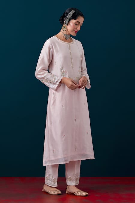 Anantaa By Roohi Flower Embroidered Kurta With Pant Online at Aza Fashions Anantaa By Roohi_Flower Embroidered Kurta With Pant _Online_at_Aza_Fashions