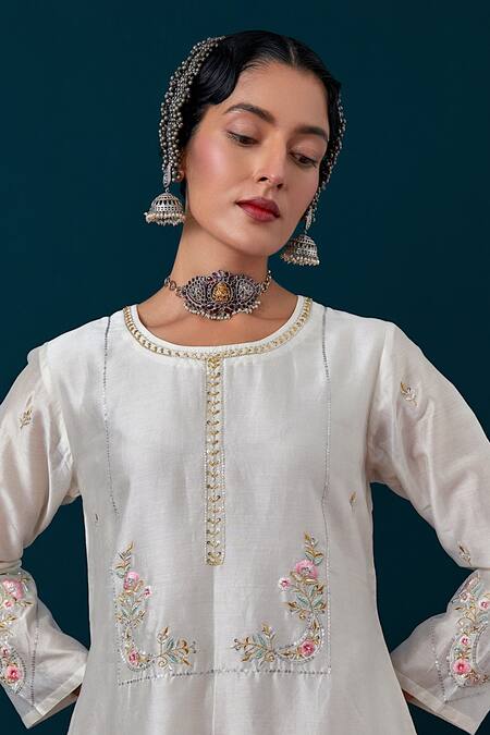 Buy_Anantaa By Roohi_Off White Silk, Chanderi Sequins, Embroidery Round Florette Kurta And Pant Set 