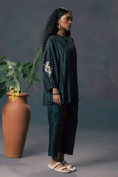 Shop_Arcvsh By Pallavi Singh_Green Silk, Chanderi Embroidery Round Neck Mulberry Shirt And Pant Set _Online_at_Aza_Fashions