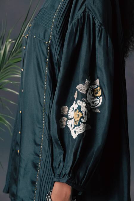 Arcvsh By Pallavi Singh_Green Silk, Chanderi Embroidery Round Neck Mulberry Shirt And Pant Set _at_Aza_Fashions