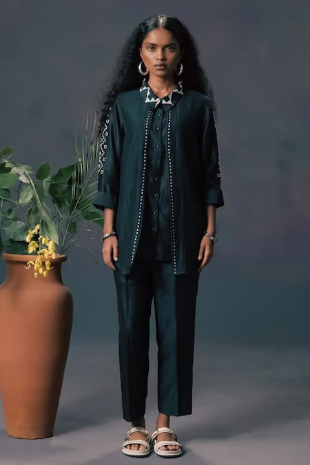 Arcvsh By Pallavi Singh Green Double Layer Embroidered Shirt 
