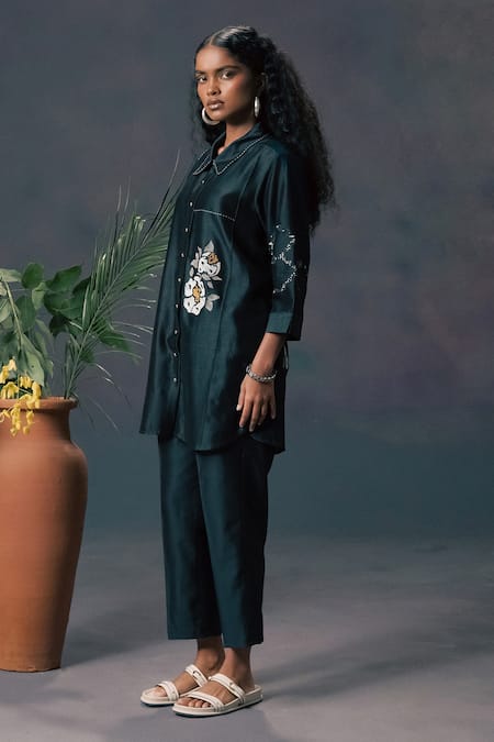 Buy Arcvsh By Pallavi Singh Green Silk, Chanderi Embroidery Collared Shirt Online at Aza Fashions Buy_Arcvsh By Pallavi Singh_Green Silk, Chanderi Embroidery Collared Shirt _Online_at_Aza_Fashions