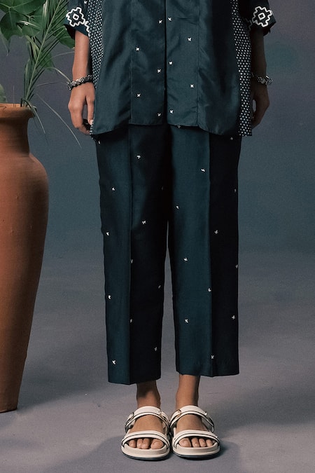 Arcvsh By Pallavi Singh_Green Silk, Chanderi Embroidery Collared Shirt And Pant Set _Online_at_Aza_Fashions