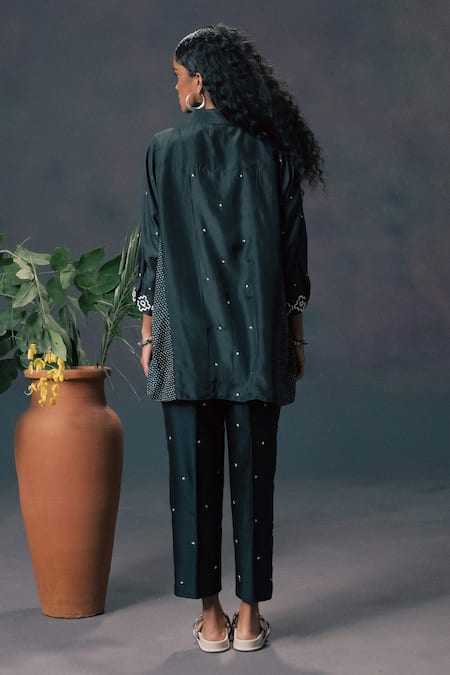 Arcvsh By Pallavi Singh Green Mulberry Silk Embroidered Shirt 