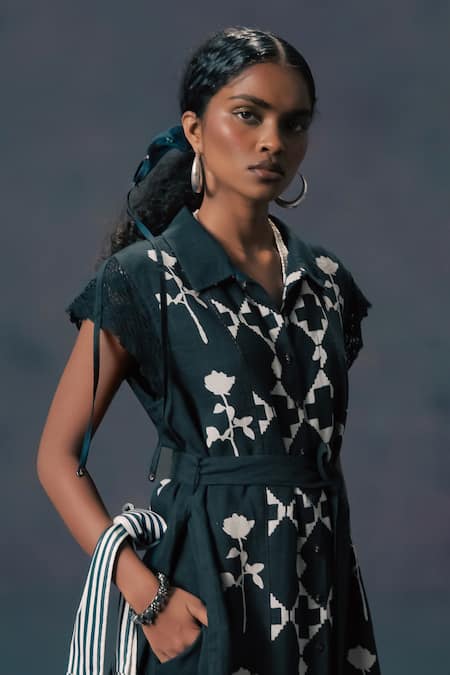 Arcvsh By Pallavi Singh_Green Linen Embroidery Collared Discharge Print Kurta _Online_at_Aza_Fashions