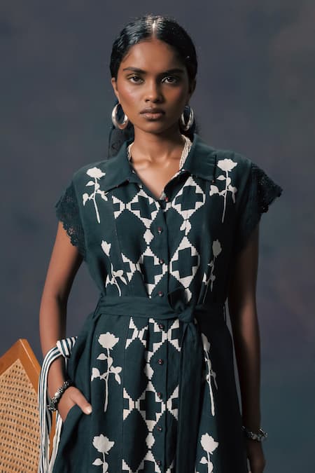 Buy_Arcvsh By Pallavi Singh_Green Linen Embroidery Collared Discharge Print Kurta _Online_at_Aza_Fashions