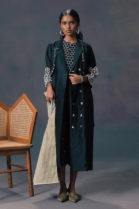 Arcvsh By Pallavi Singh Green Embroidered Jacket & Jumpsuit Set