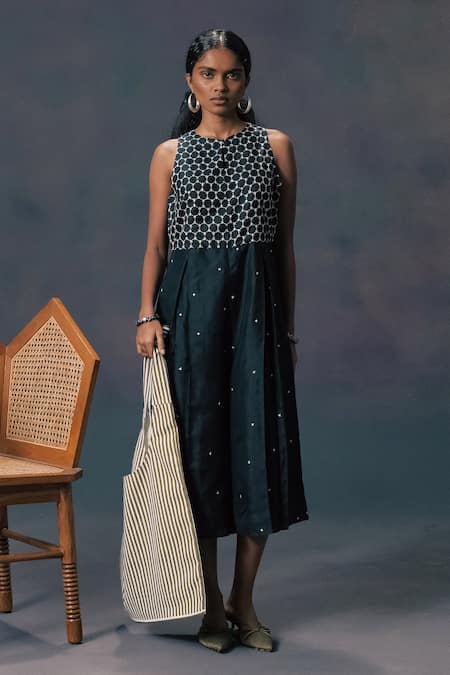 Buy_Arcvsh By Pallavi Singh_Green Silk, Chanderi Embroidery Collared, Halter Neck Jacket And Jumpsuit Set _Online_at_Aza_Fashions